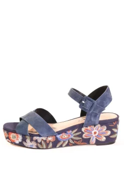 Fancy Embroidered Wedged Sandals Online
