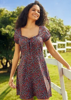 Nostalgic Sweetheart Fit & Flounce Dress Strawberry Spark Clearance