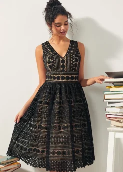 The Vivienne V-Neck Dress Black Lace Hot
