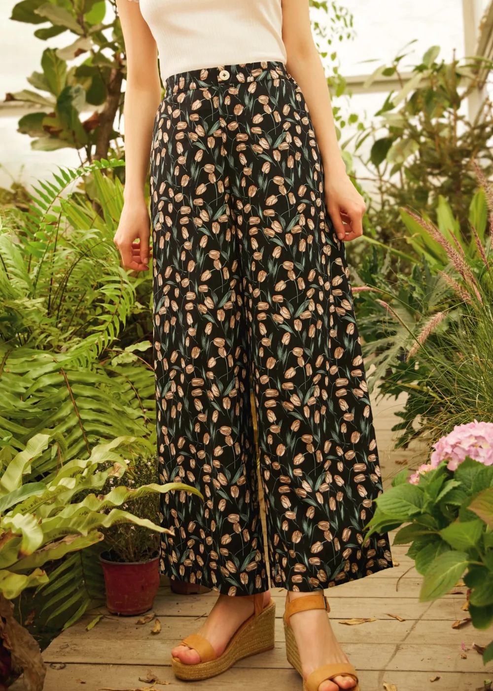BTC Whispers in the Garden Palazzo Pants Black Floral Best