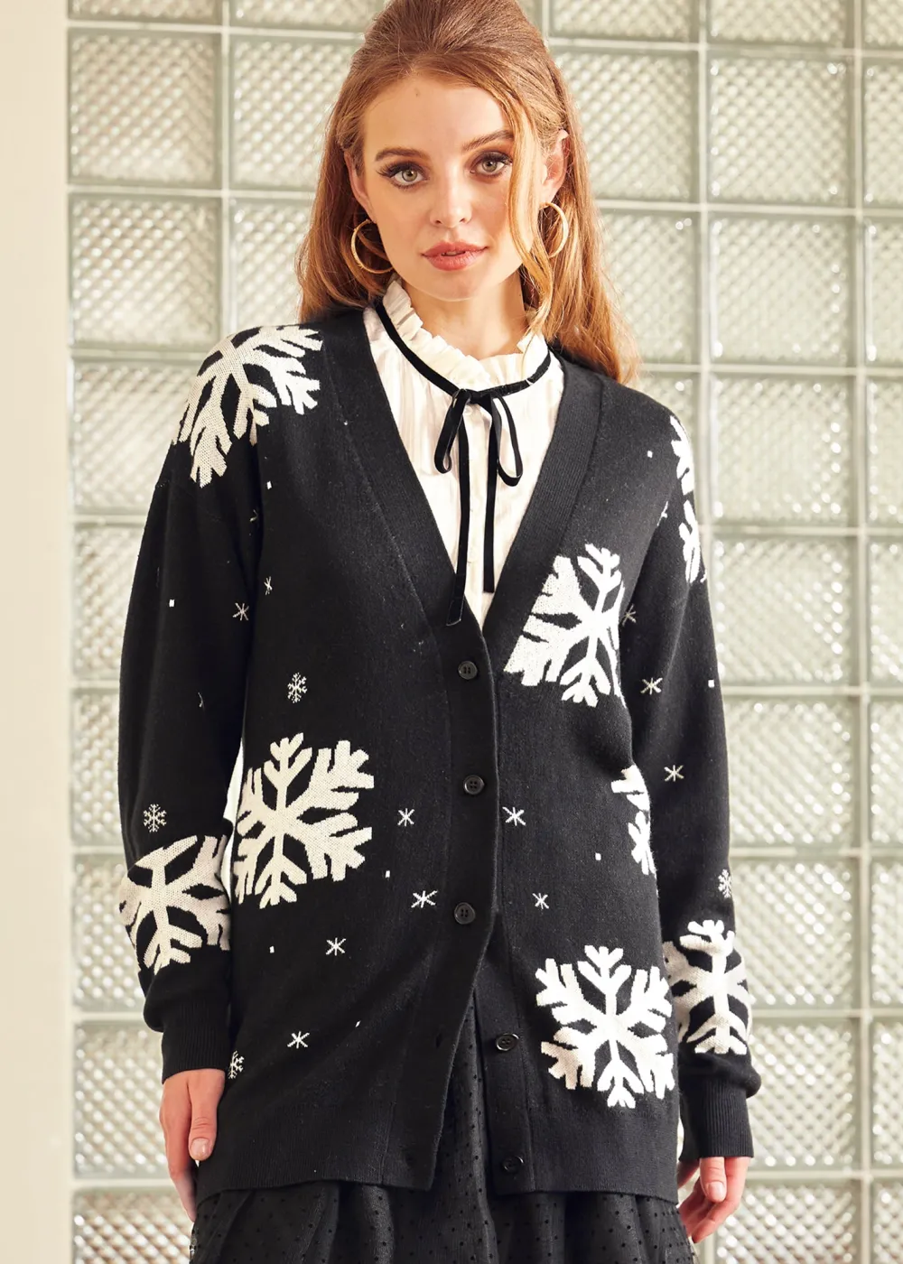 Whispers of Winter Snowflake Sweater Eclipse Noir Outlet